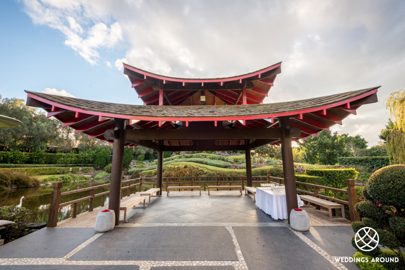 Oriental Garden, pre dinner drinks and canapes